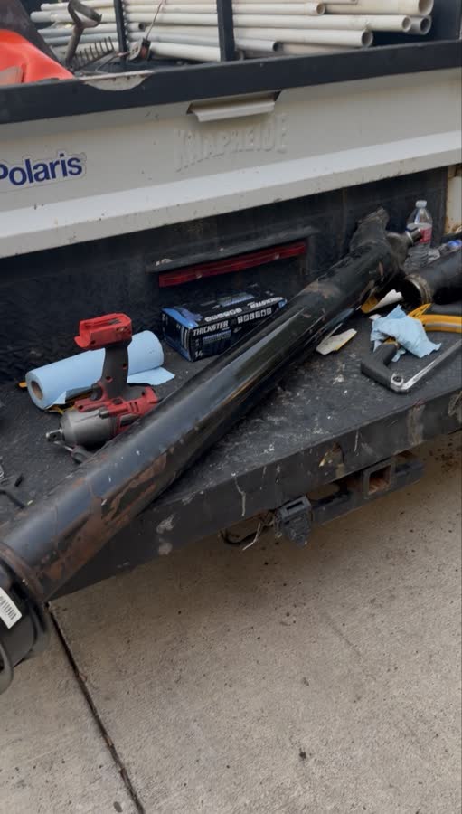 Roadside truck repair tools and equipment